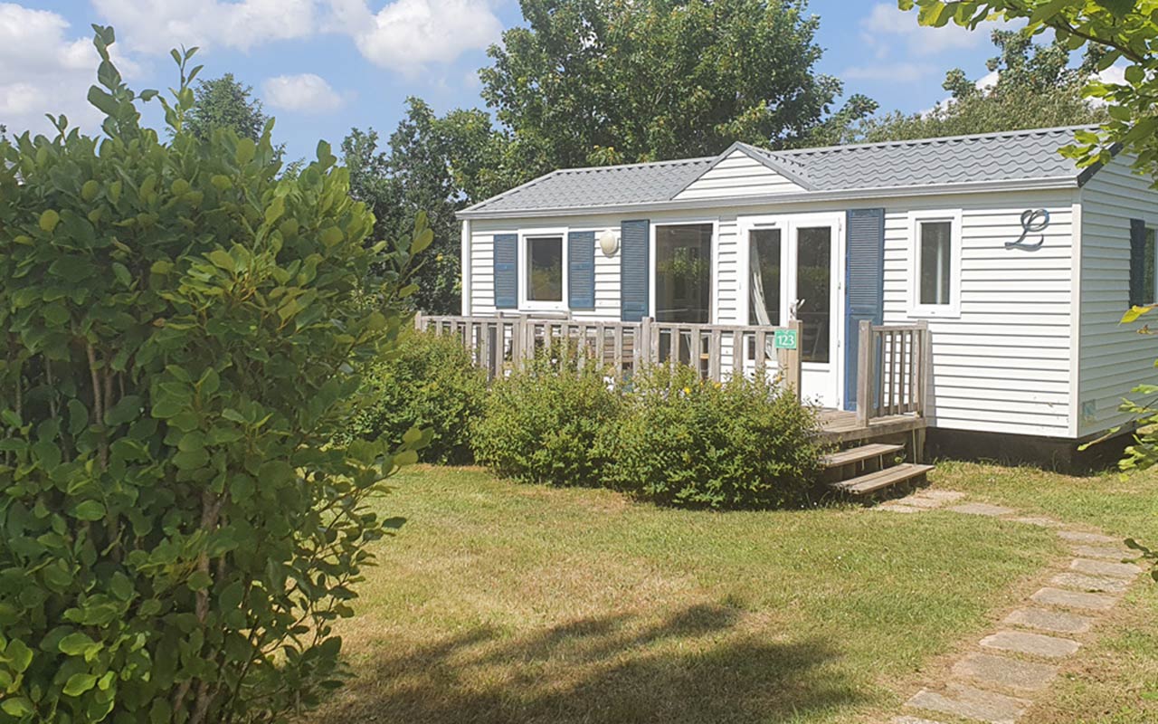 camping-du-goulet-mobil-home-loggia-exterieur camping du goulet mobil home loggia exterieur 1