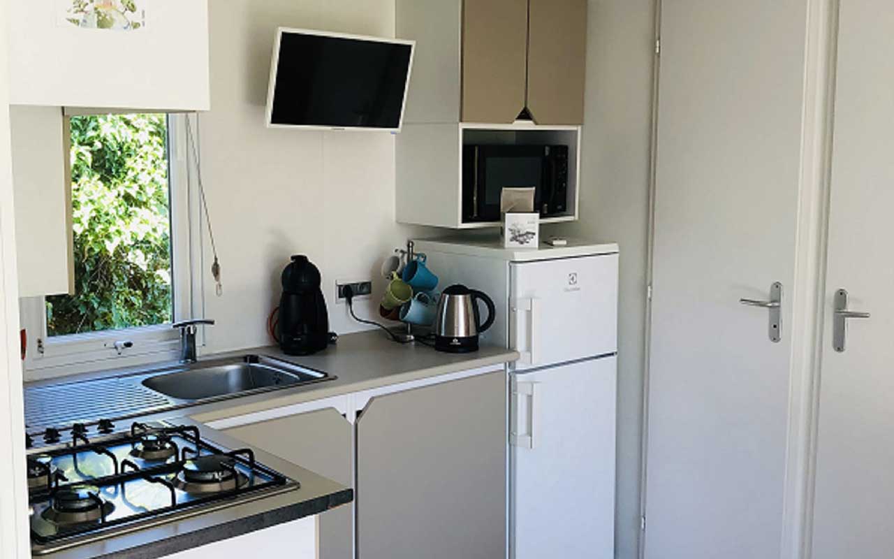 Photo-interieur-cuisine-MH-MER-IROISE-camping-goulet Photo interieur cuisine MH MER IROISE camping goulet