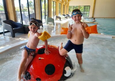 enfants camping piscine brest