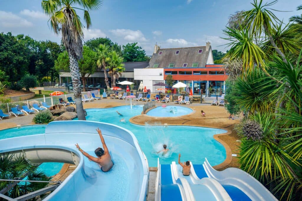 piscine exterieur tobbogans camping du goulet