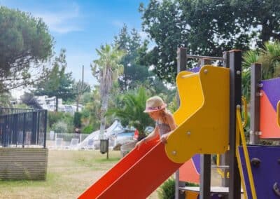 toboggans jeux enfants camping brest